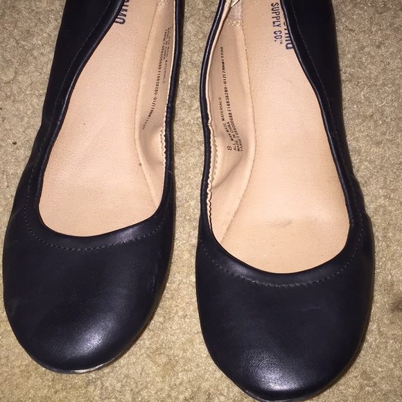 Shoes and purse - Picture 2 of 8